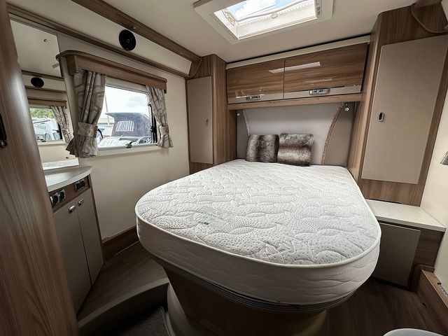Swift Kon Tiki 2.3 625 High Line Black Edition Motorhome (2018) - Picture 15