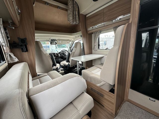 Swift Kon Tiki 2.3 625 High Line Black Edition Motorhome (2018) - Picture 8