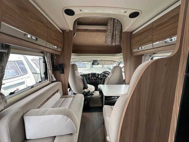 Swift Kon Tiki 2.3 625 High Line Black Edition Motorhome (2018) - Picture 9