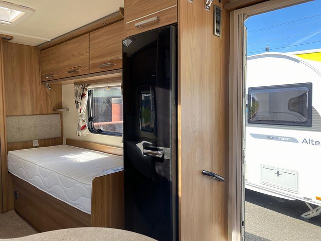 Bailey Pegasus Rimini Touring Caravan (2016) - Picture 10