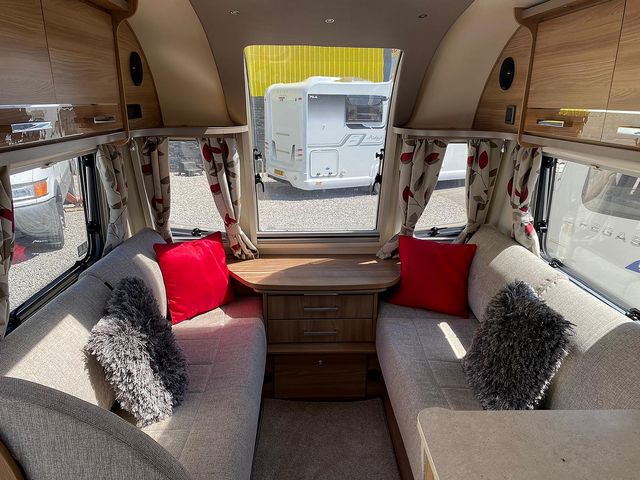 Bailey Pegasus Rimini Touring Caravan (2016) - Picture 5