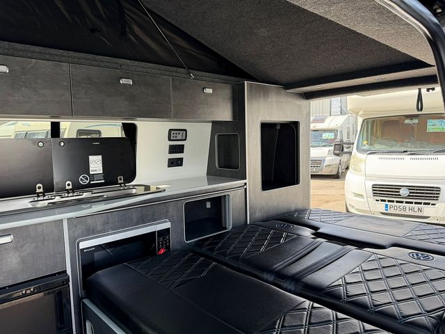 Volkswagen Transporter T28 StartLine TDI Campervan (2023) - Picture 15