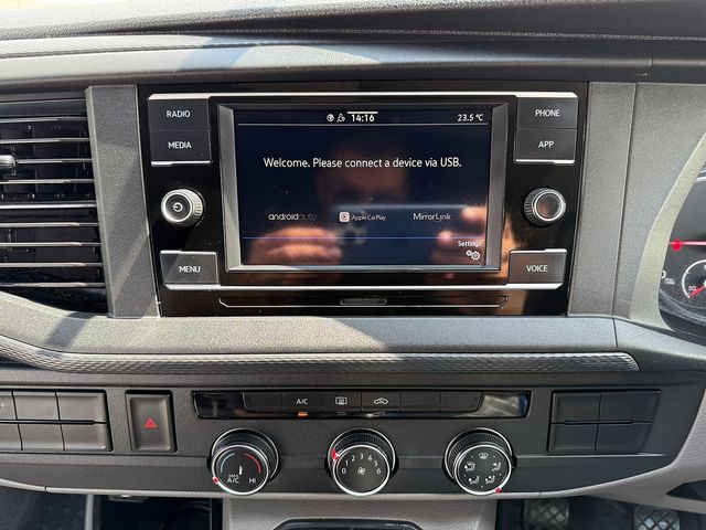 Volkswagen Transporter T28 StartLine TDI Campervan (2023) - Picture 9