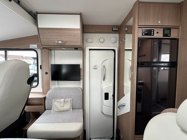 Carado I-Series 2.3 I449 Emotion Motorhome (2019) - Picture 11