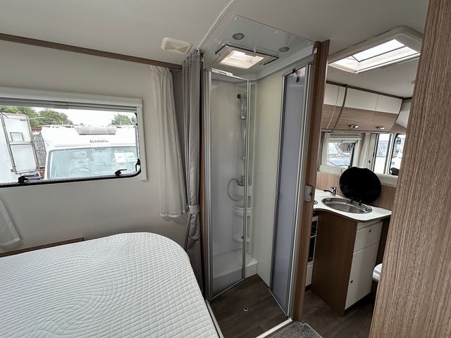 Carado I-Series 2.3 I449 Emotion Motorhome (2019) - Picture 17