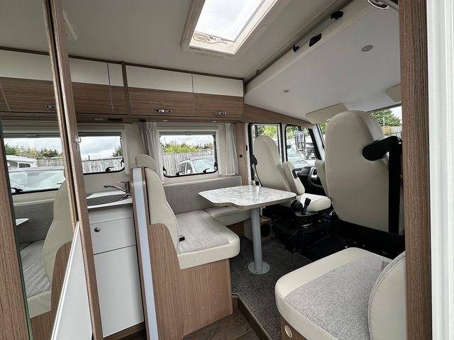 Carado I-Series 2.3 I449 Emotion Motorhome (2019) - Picture 7