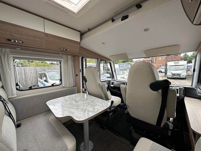 Carado I-Series 2.3 I449 Emotion Motorhome (2019) - Picture 8