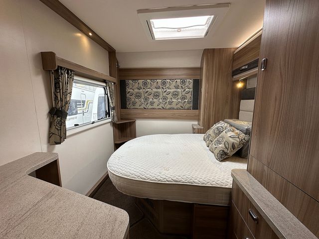 Bessacarr E40 Series 2.3 E494 Motorhome (2016) - Picture 14