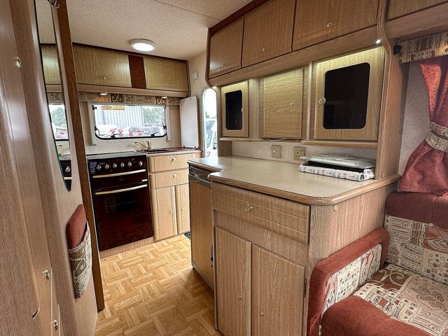 Peugeot Boxer Autocruise Starquest Motorhome (2003) - Picture 11