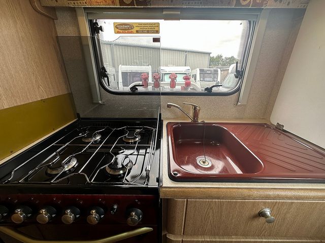 Peugeot Boxer Autocruise Starquest Motorhome (2003) - Picture 14