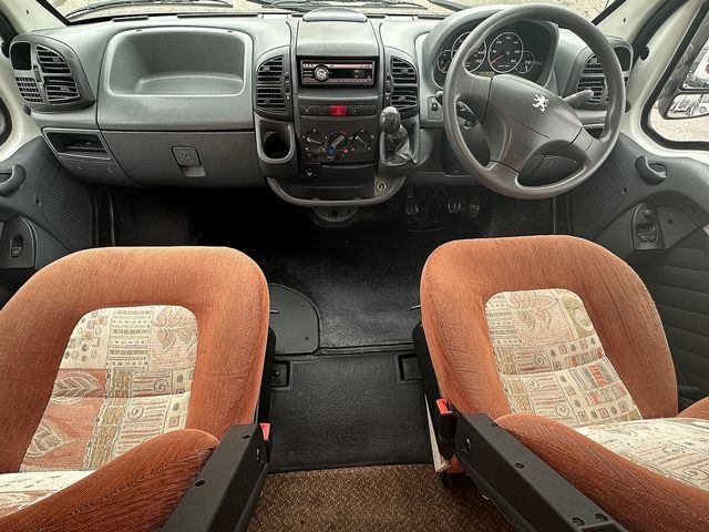 Peugeot Boxer Autocruise Starquest Motorhome (2003) - Picture 5