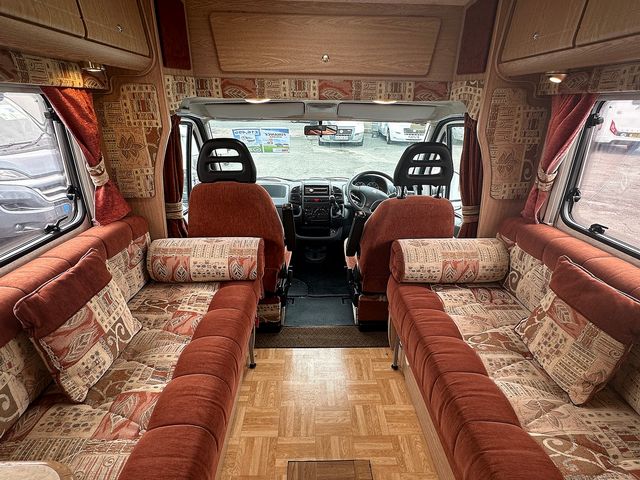 Peugeot Boxer Autocruise Starquest Motorhome (2003) - Picture 6