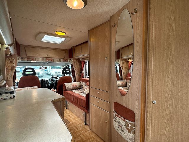 Peugeot Boxer Autocruise Starquest Motorhome (2003) - Picture 7