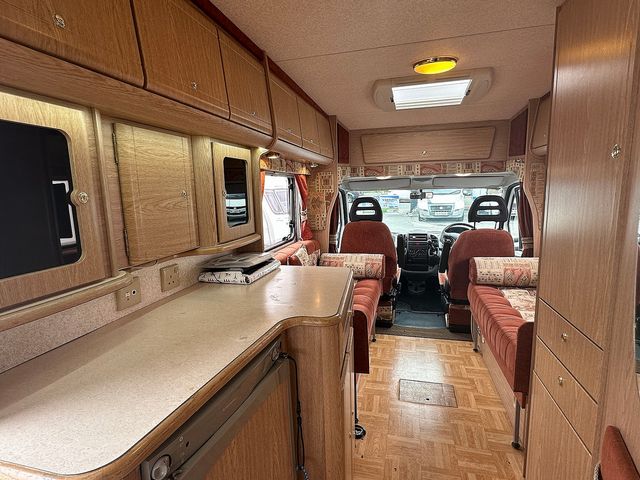 Peugeot Boxer Autocruise Starquest Motorhome (2003) - Picture 9