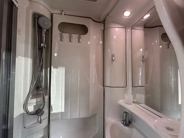Laika X660R Motorhome (2013) - Picture 14