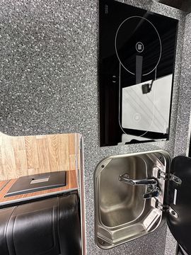 Volkswagen Transporter T5 2.0 Campervan (2014) - Picture 11