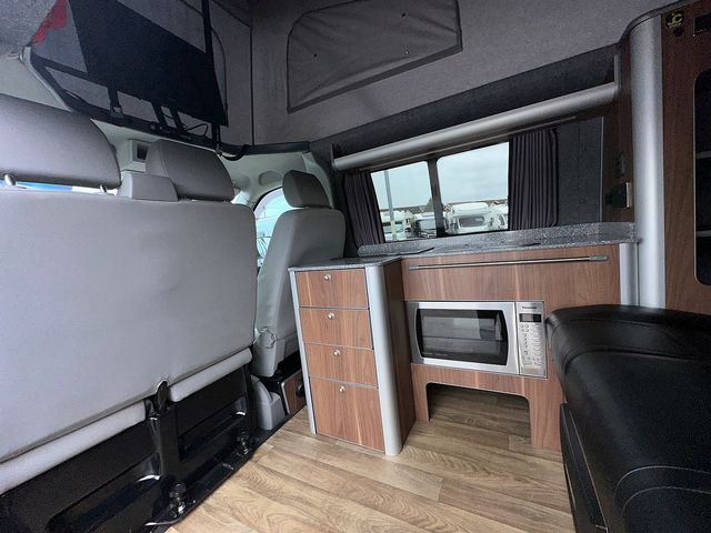 Volkswagen Transporter T5 2.0 Campervan (2014) - Picture 14