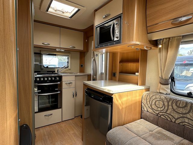 Swift Sundance Motorhome (2010) - Picture 11