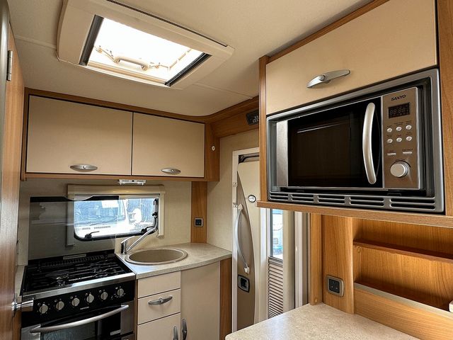 Swift Sundance Motorhome (2010) - Picture 12