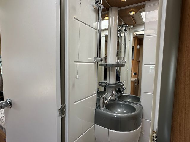 Swift Sundance Motorhome (2010) - Picture 17