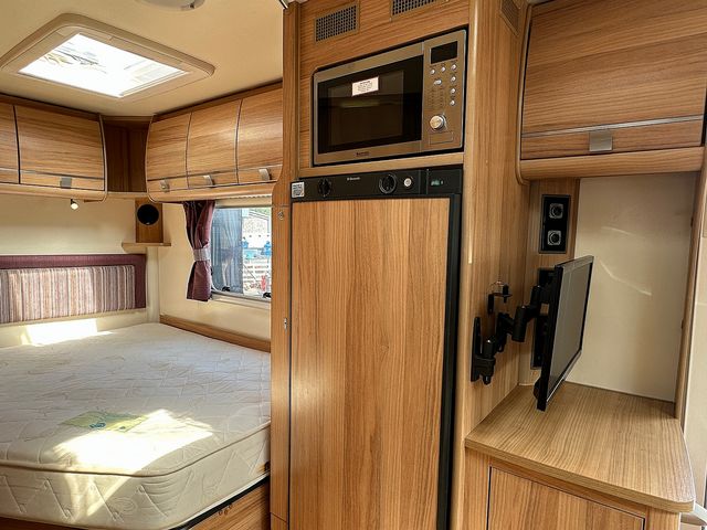 Bailey Approach 2.2 745 SE Motorhome (2012) - Picture 13