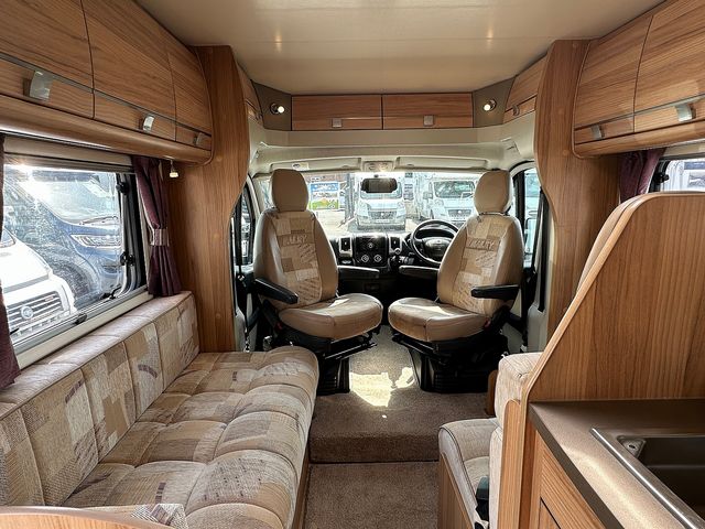 Bailey Approach 2.2 745 SE Motorhome (2012) - Picture 8
