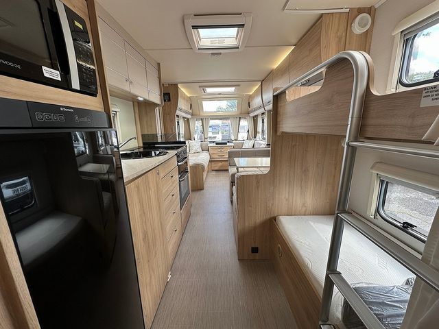 Elddis Avante 636 Touring Caravan (2016) - Picture 20