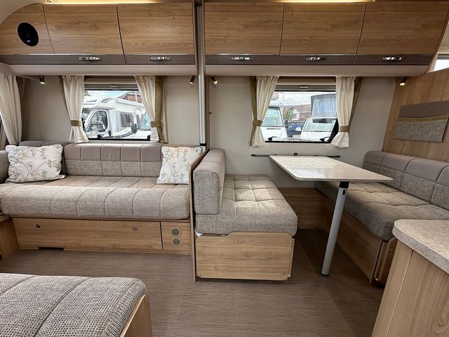 Elddis Avante 636 Touring Caravan (2016) - Picture 5
