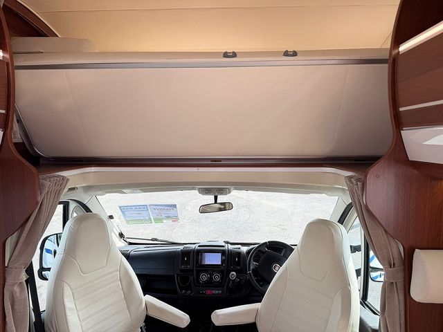Rimor Superbrig 2.2 Suite Touring Caravan (2019) - Picture 6