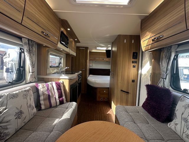 Elddis Autoquest 155 2.2 Motorhome (2016) - Picture 10