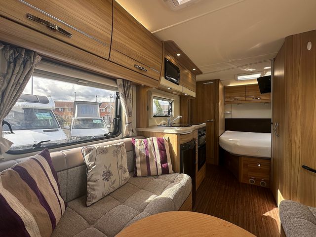 Elddis Autoquest 155 2.2 Motorhome (2016) - Picture 11