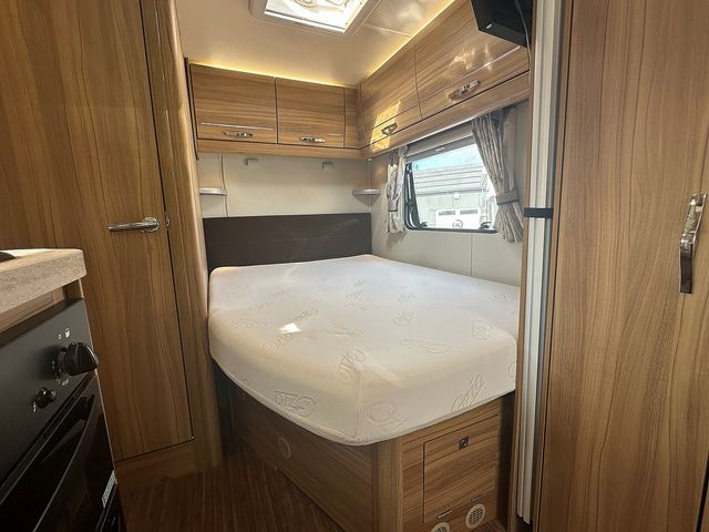 Elddis Autoquest 155 2.2 Motorhome (2016) - Picture 15