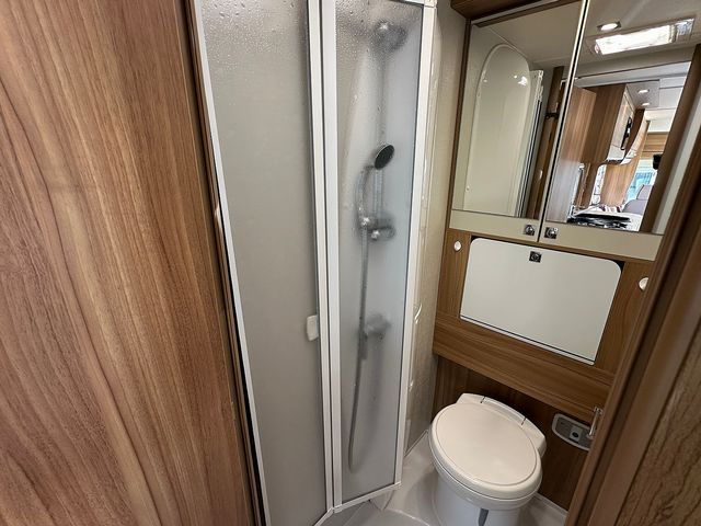 Elddis Autoquest 155 2.2 Motorhome (2016) - Picture 17