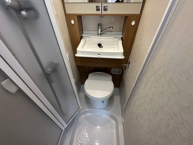 Elddis Autoquest 155 2.2 Motorhome (2016) - Picture 18