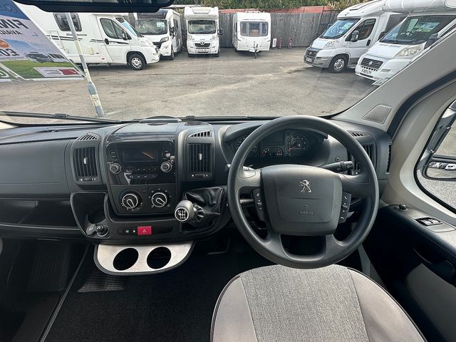 Elddis Autoquest 155 2.2 Motorhome (2016) - Picture 5