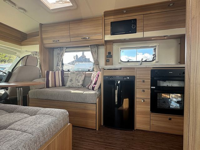 Elddis Autoquest 155 2.2 Motorhome (2016) - Picture 7