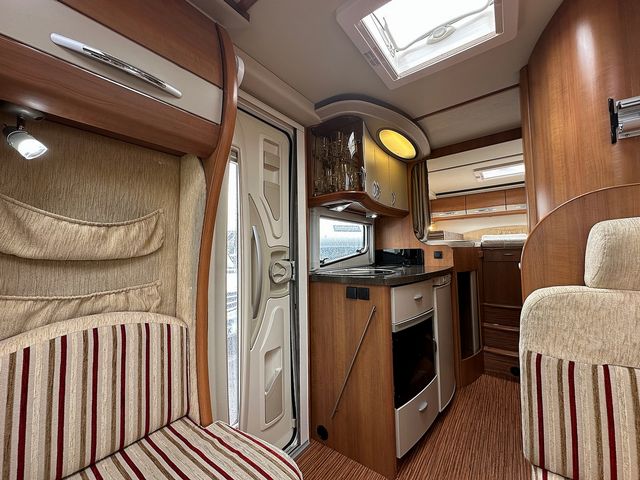 Hobby Van 2.2 Exclusive TL500 GESC Motorhome (2009) - Picture 9