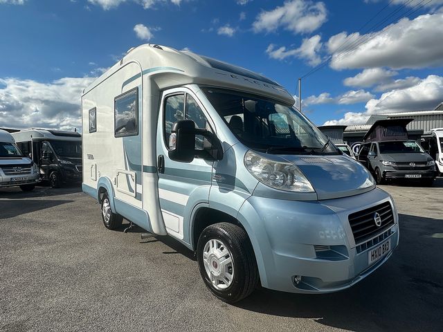 Auto-Trail Excel 590 EK 2.0 Motorhome (2010) - Picture 3