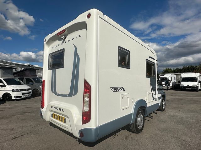 Auto-Trail Excel 590 EK 2.0 Motorhome (2010) - Picture 4