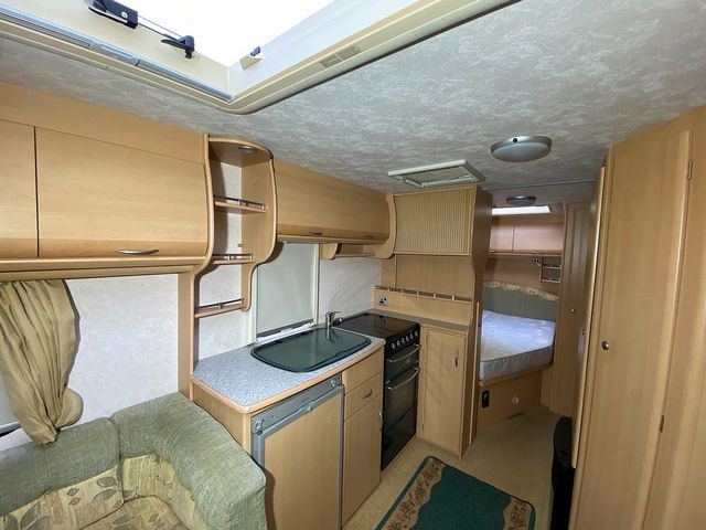 Coachman Festival Touring Caravan (2005) - Picture 7