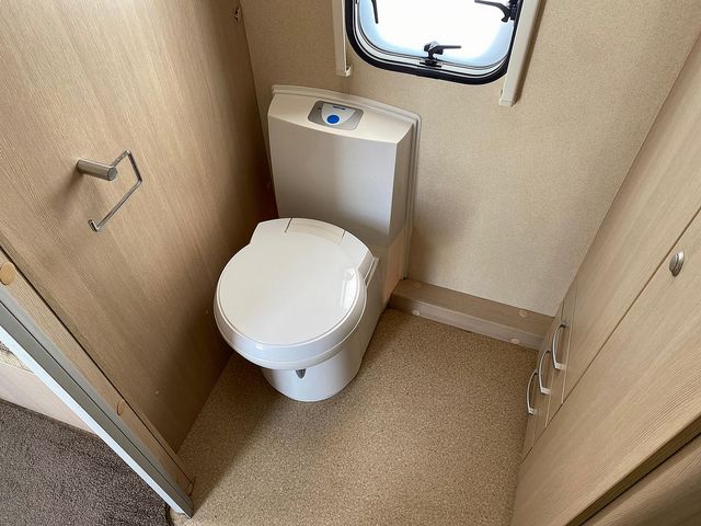 Sterling Eccles Moonstone Touring Caravan (2021) - Picture 14