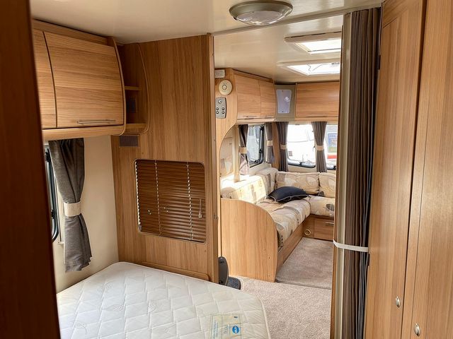 Bailey Olympus Touring Caravan (2012) - Picture 5