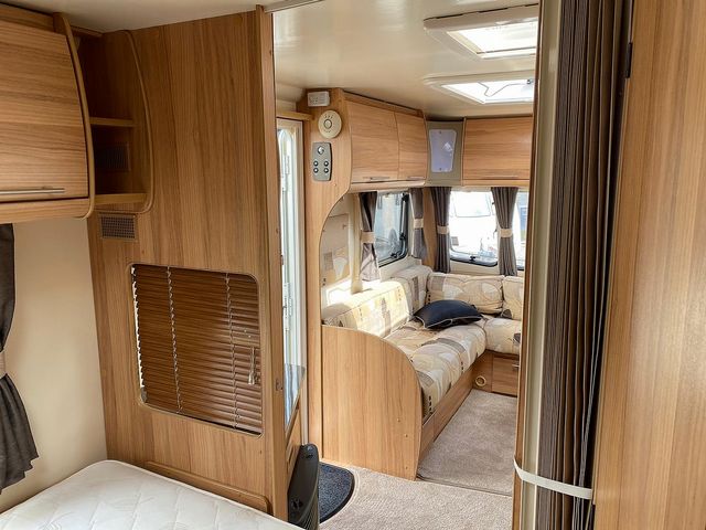 Bailey Olympus Touring Caravan (2012) - Picture 6