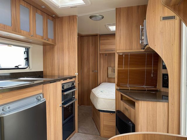 Bailey Olympus Touring Caravan (2012) - Picture 8