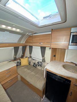 Swift Challenger Sport Touring Caravan (2013) - Picture 6