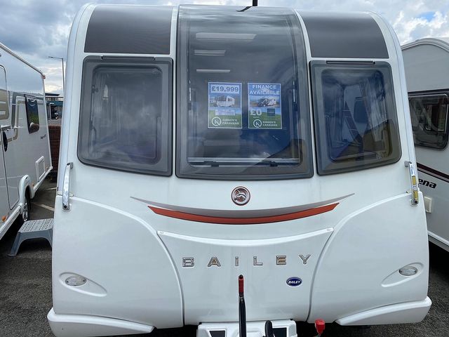 Bailey Unicorn Vigo Touring Caravan (2016) - Picture 4
