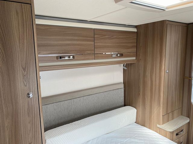 Swift Challenger 580se Touring Caravan (2015) - Picture 8