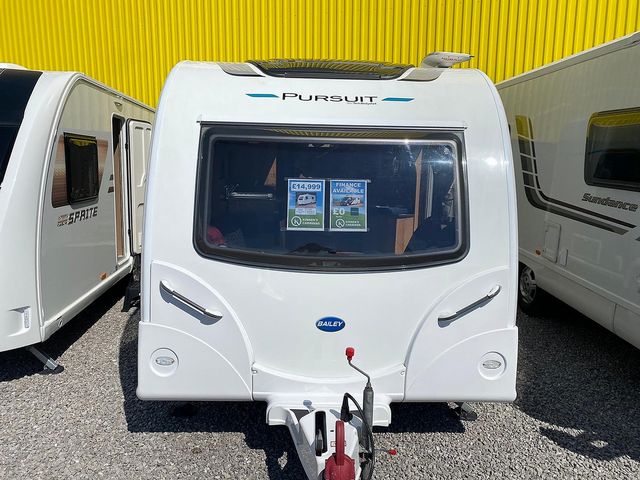 Bailey Persuit 430/4 Touring Caravan (2014) - Picture 3