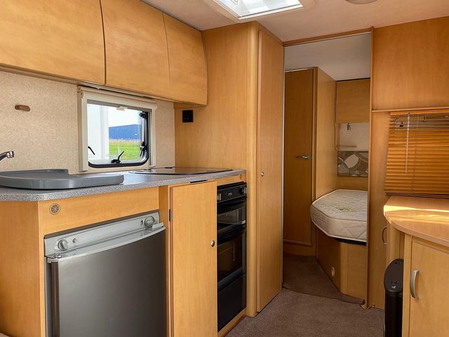 Bailey Ranger GT60 Series 6 520/4 Touring Caravan (2010) - Picture 8