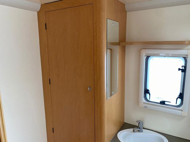 Bailey Olympus 462 Touring Caravan (2010) - Picture 9